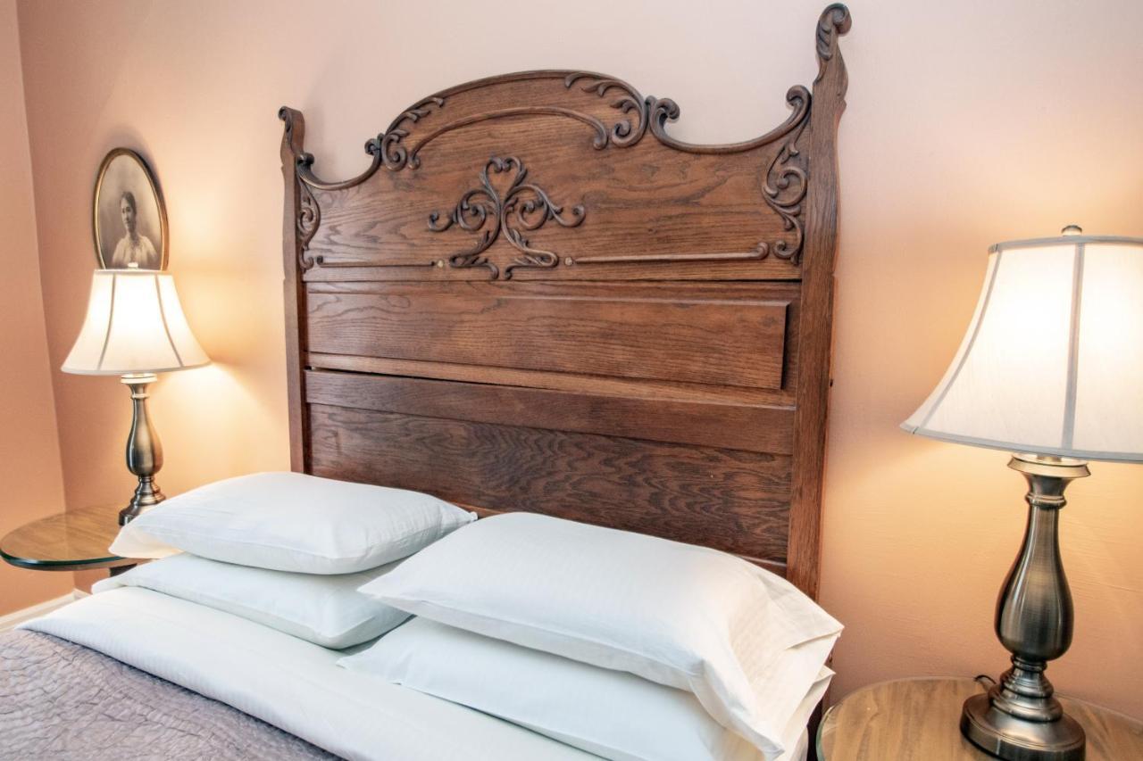Looking Glass Inn Индианаполис Екстериор снимка