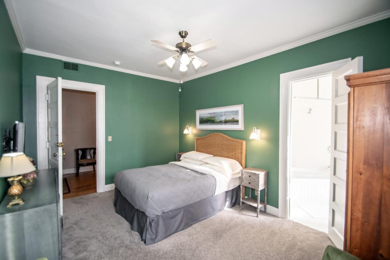 Looking Glass Inn Индианаполис Екстериор снимка