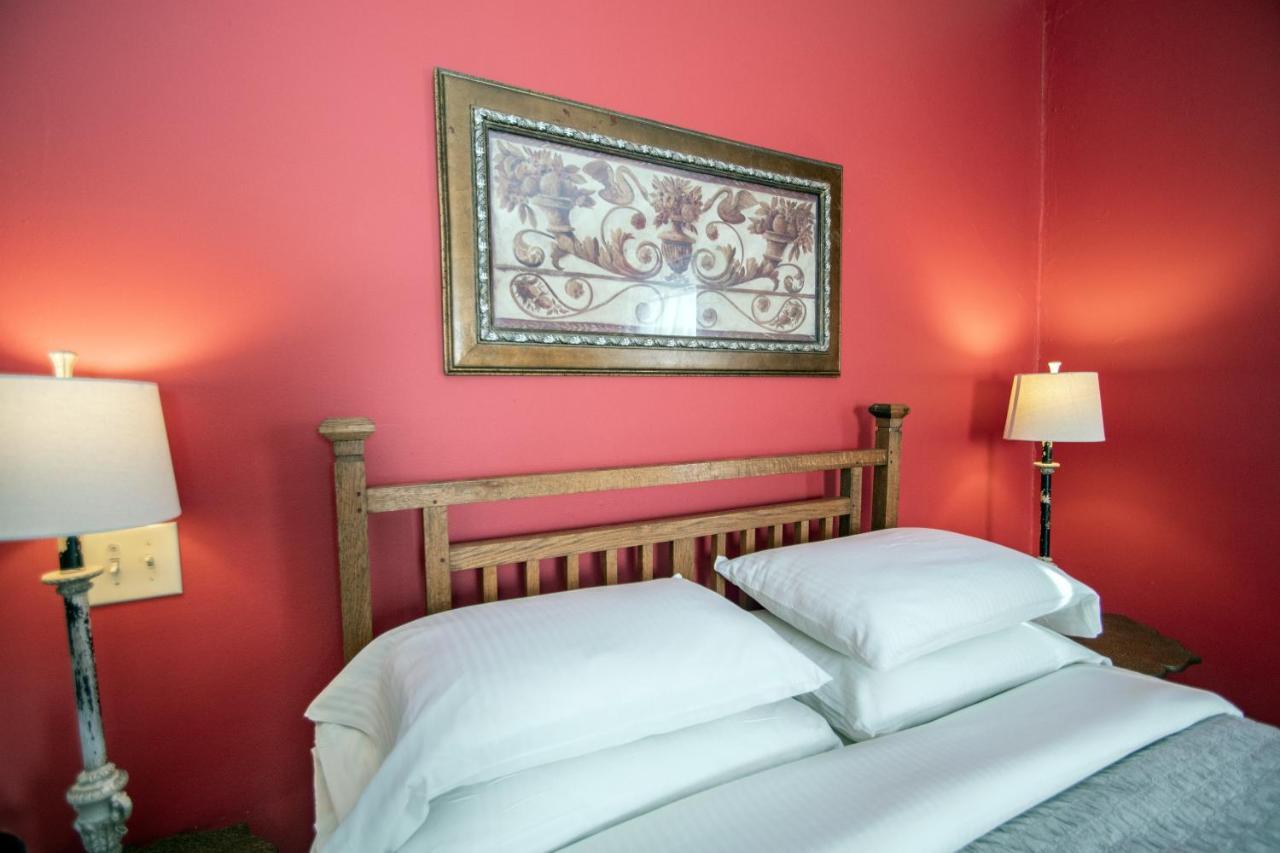 Looking Glass Inn Индианаполис Екстериор снимка