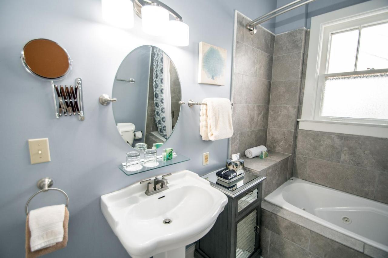 Looking Glass Inn Индианаполис Екстериор снимка