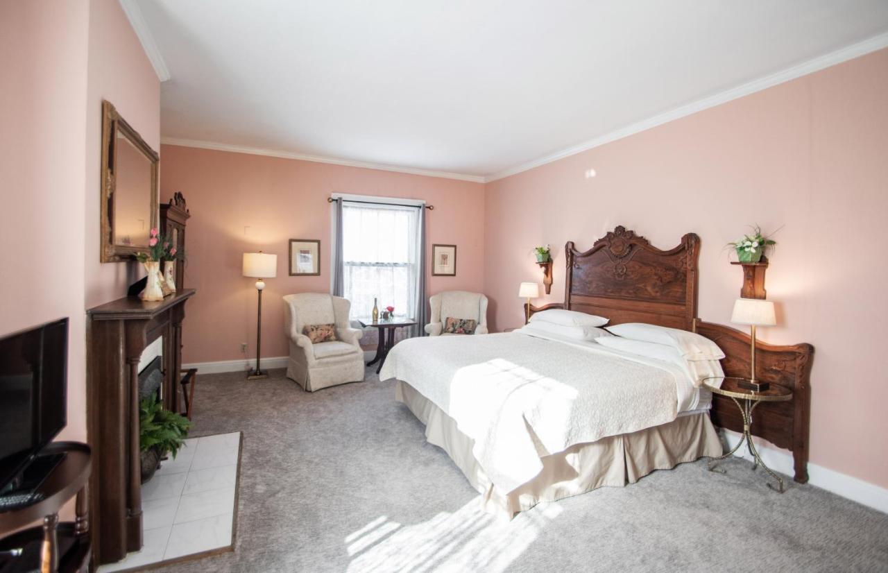 Looking Glass Inn Индианаполис Екстериор снимка
