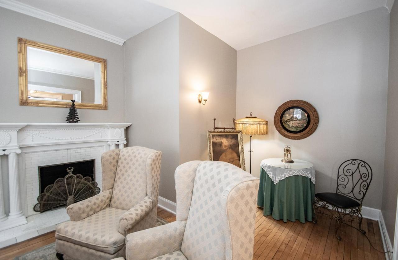 Looking Glass Inn Индианаполис Екстериор снимка