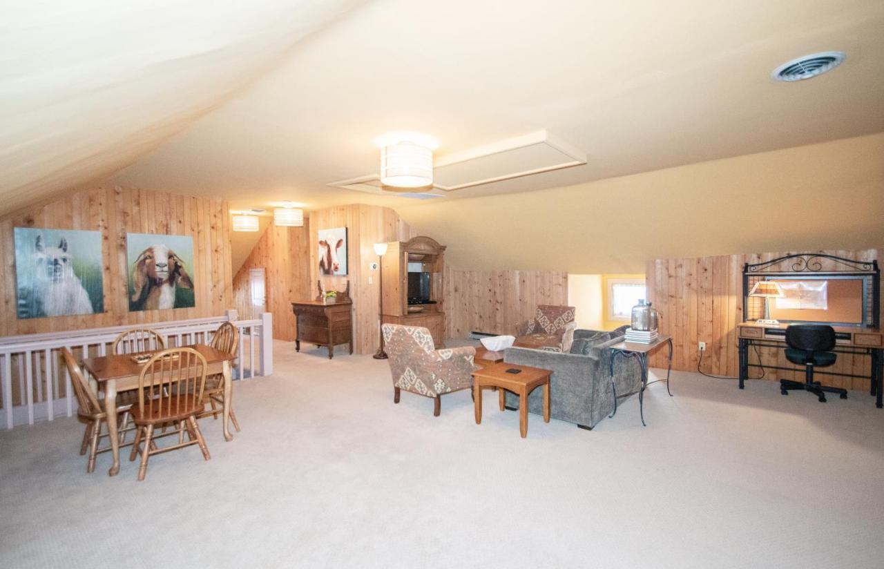 Looking Glass Inn Индианаполис Екстериор снимка