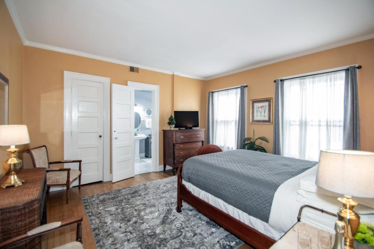 Looking Glass Inn Индианаполис Екстериор снимка
