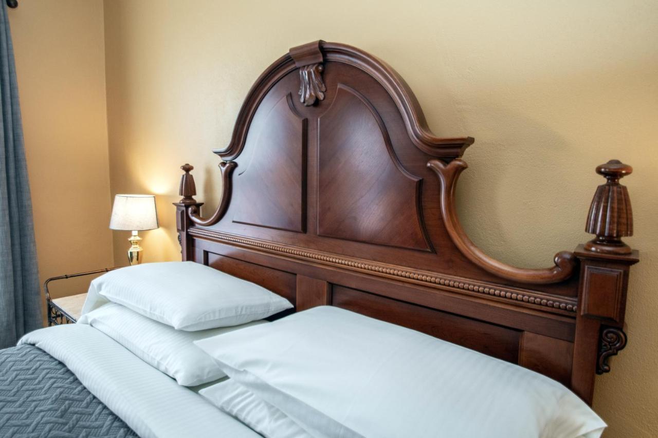 Looking Glass Inn Индианаполис Екстериор снимка