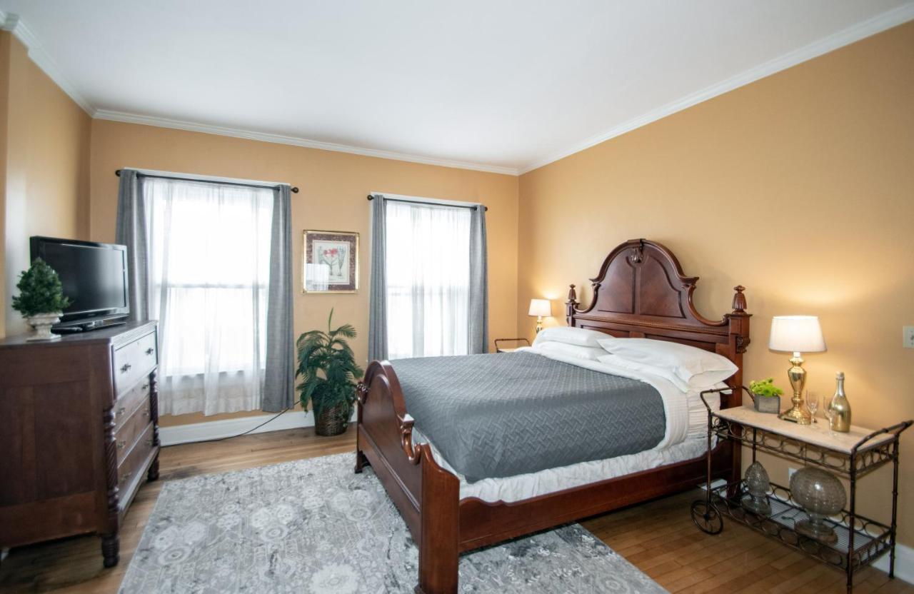 Looking Glass Inn Индианаполис Екстериор снимка
