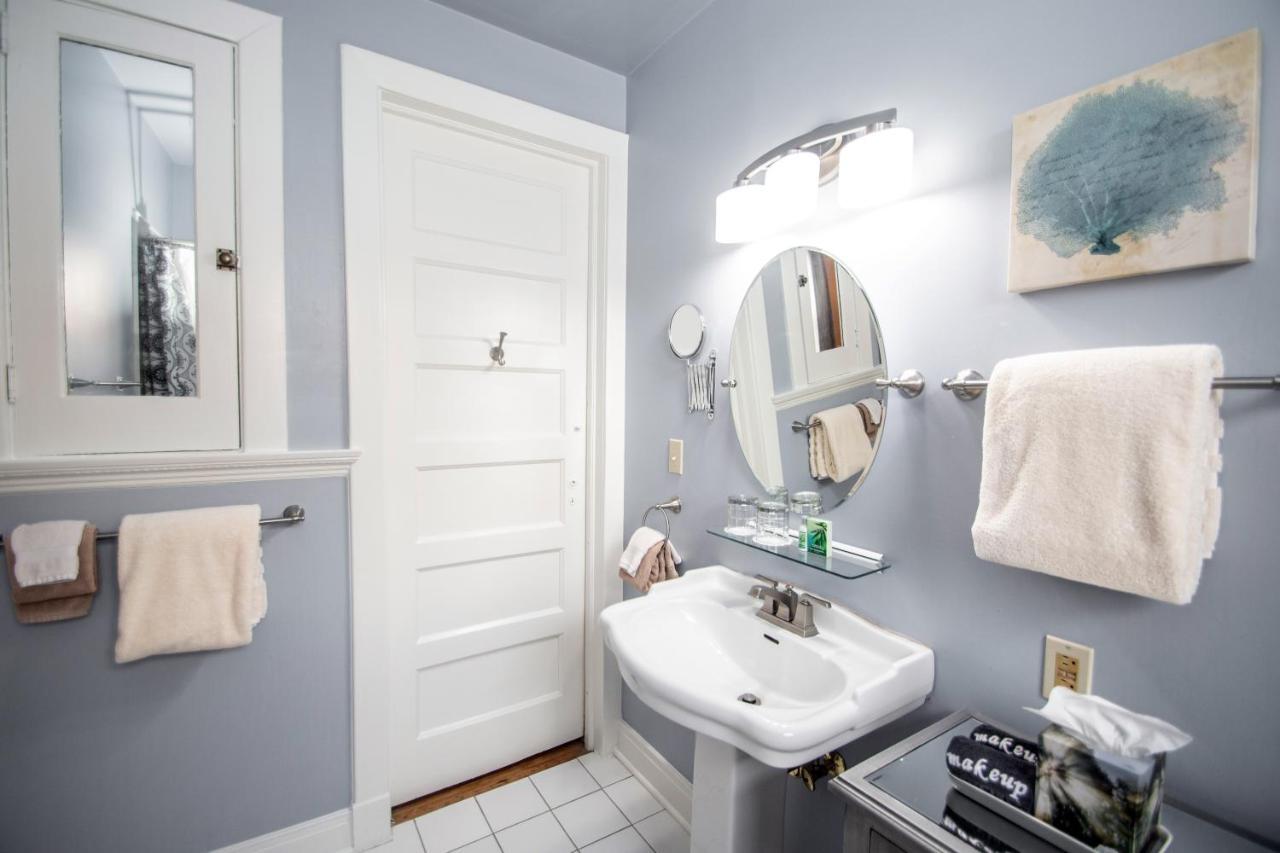 Looking Glass Inn Индианаполис Екстериор снимка